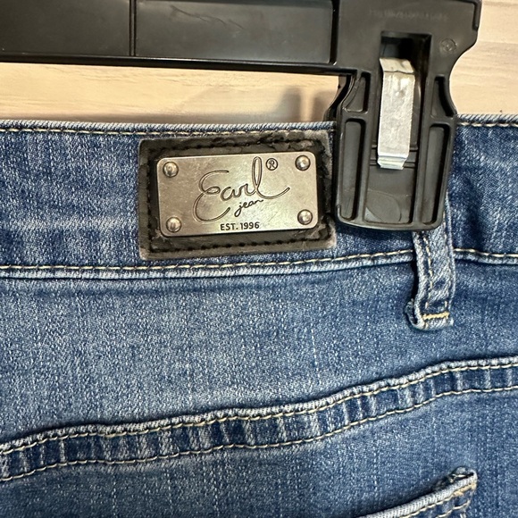 Earl Jeans Blue Distressed Jean Shorts - Picture 4 of 6